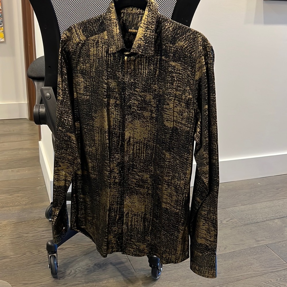 Gold and black men shirt. Size L